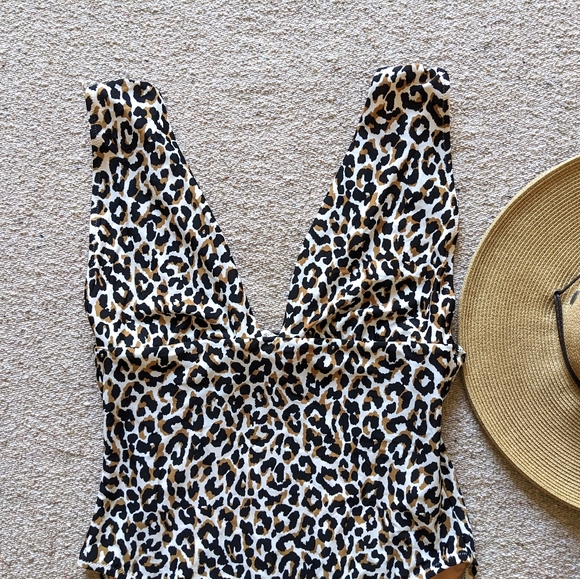 Sold! J. Crew NWT Cheetah V Neck Plunge Swimsuit - Picture 8 of 12
